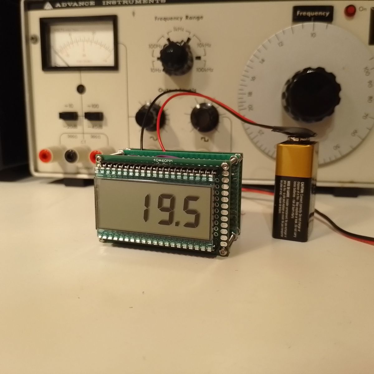 LCD temperature meter with ICL7106